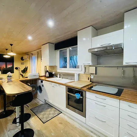 Petite Maison Des Renaudins Taillebourg (Charente-Maritime)