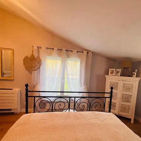 Дом отдыха Petite Maison Des Renaudins Taillebourg (Charente-Maritime)