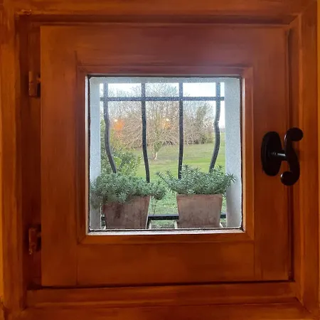 Petite Maison Des Renaudins Taillebourg (Charente-Maritime)